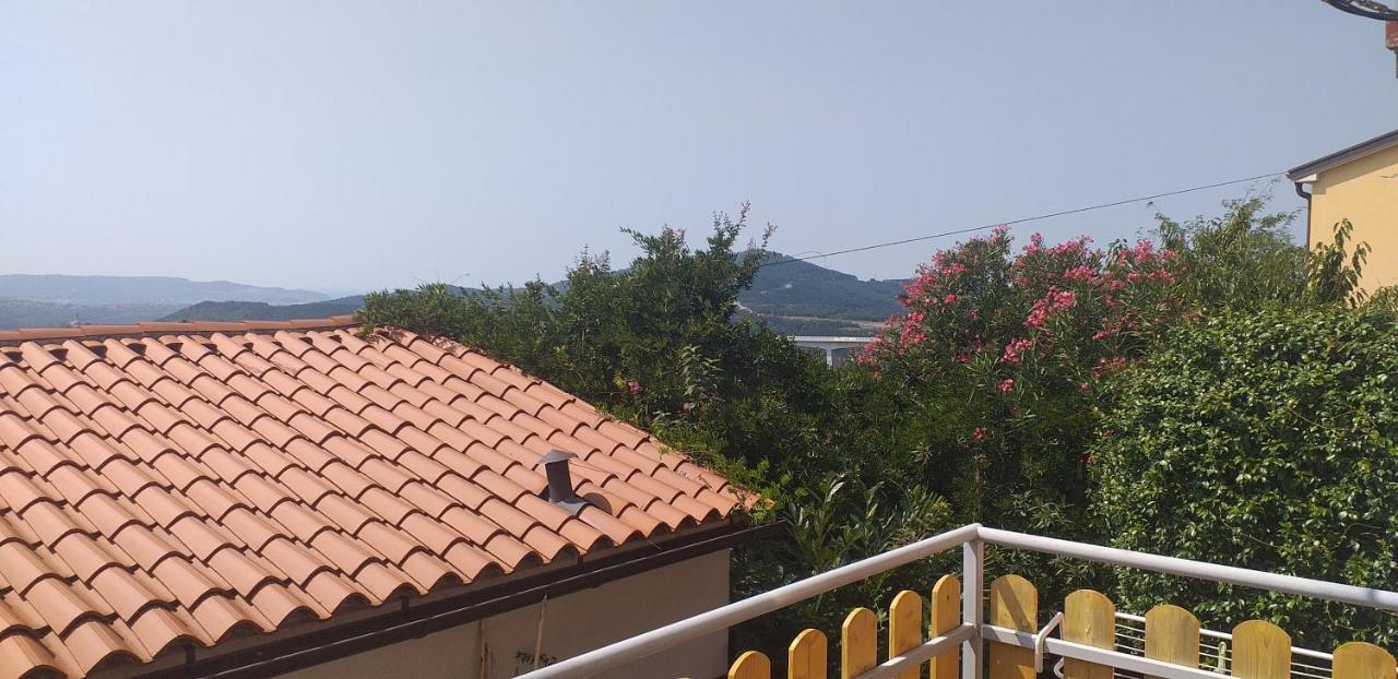 Relax In Crni Kal 2 Apartment Luaran gambar