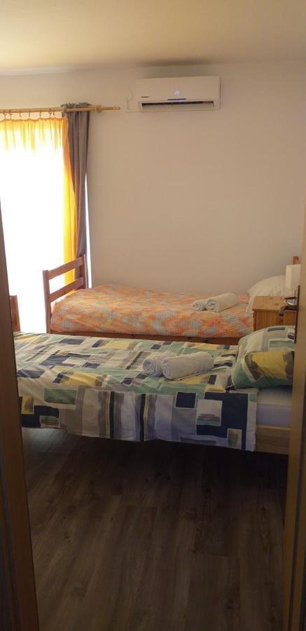 Relax In Crni Kal 2 Apartment Luaran gambar