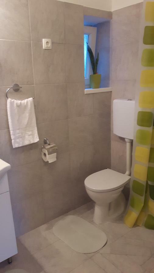 Relax In Crni Kal 2 Apartment Luaran gambar